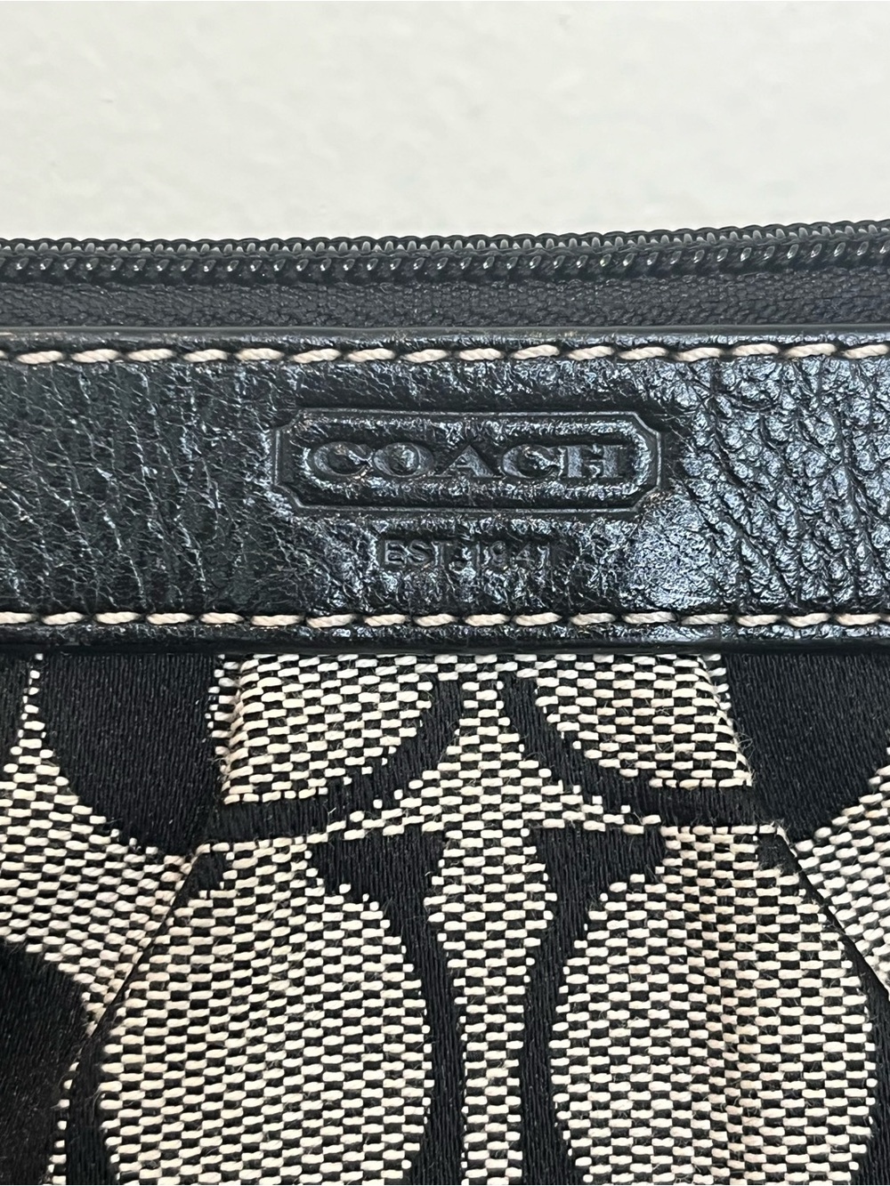 Coach Soho Signature Pleated Jacquard Wristlet Black and Gray - Picture 9 of 10